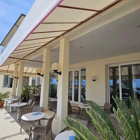 Hotel Linda 3*