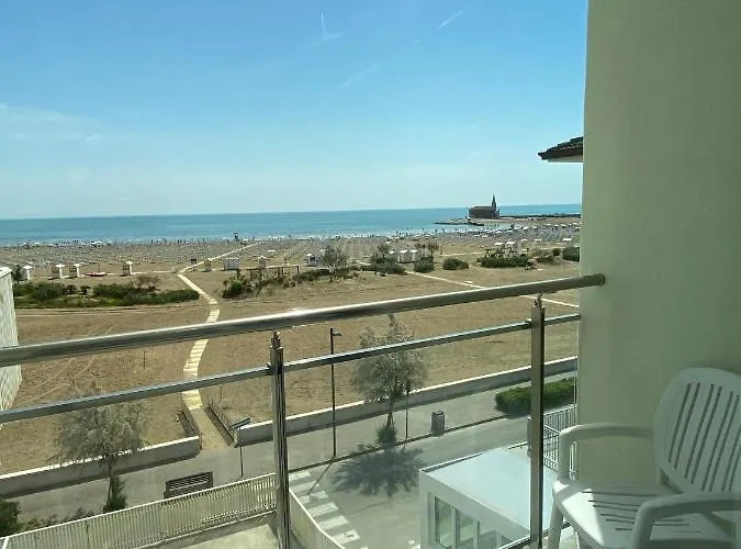 Отель Linda Каорле