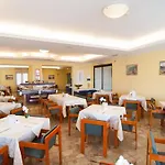 Linda Hotel 3*