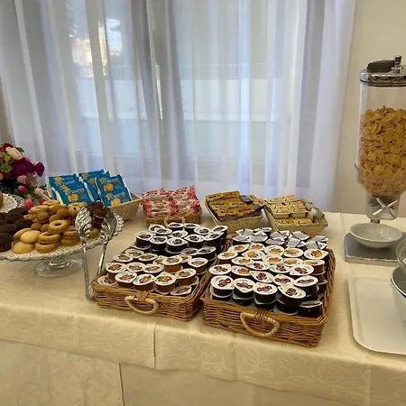 Hotel Linda 3*
