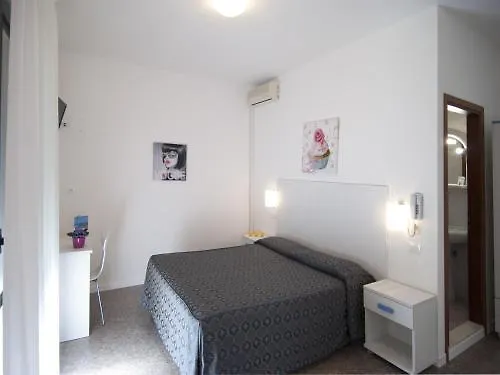 Linda Hotel 3*